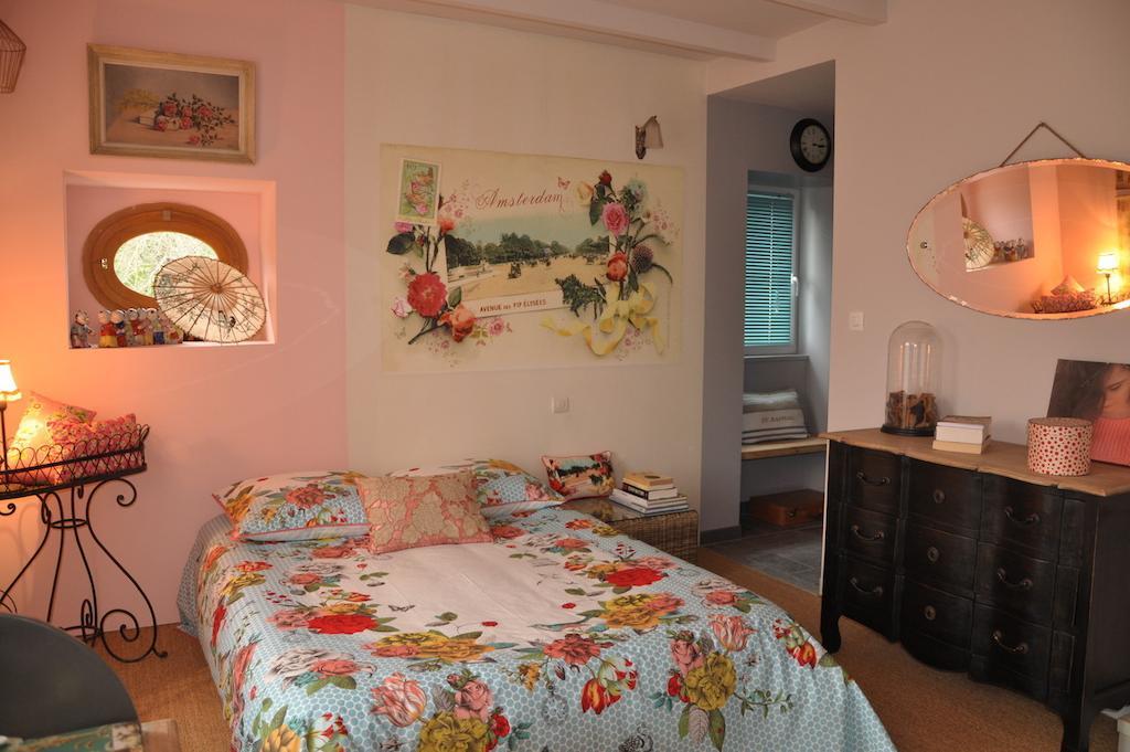 La Maison De Rose Bed and Breakfast Brossac Habitación foto